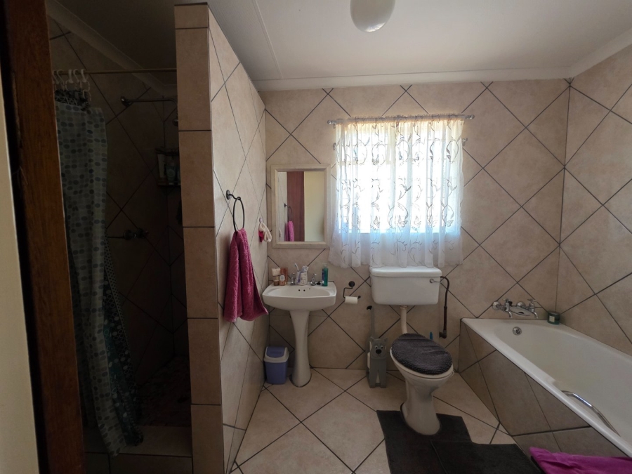 5 Bedroom Property for Sale in Sasolburg Ext 10 Free State